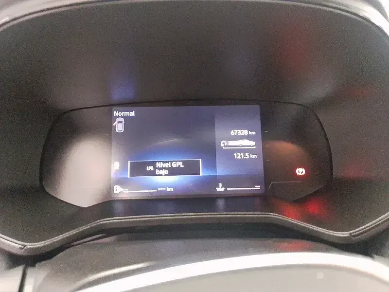 Używany Renault Clio V Evolution 101 KM (74 kW) 2023 Niebieski Sedan/Limuzyna