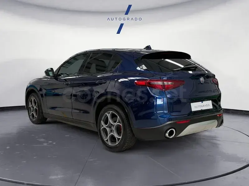 Usado Alfa Romeo Stelvio 280 CV (205 kW) 2017 Azul SUV