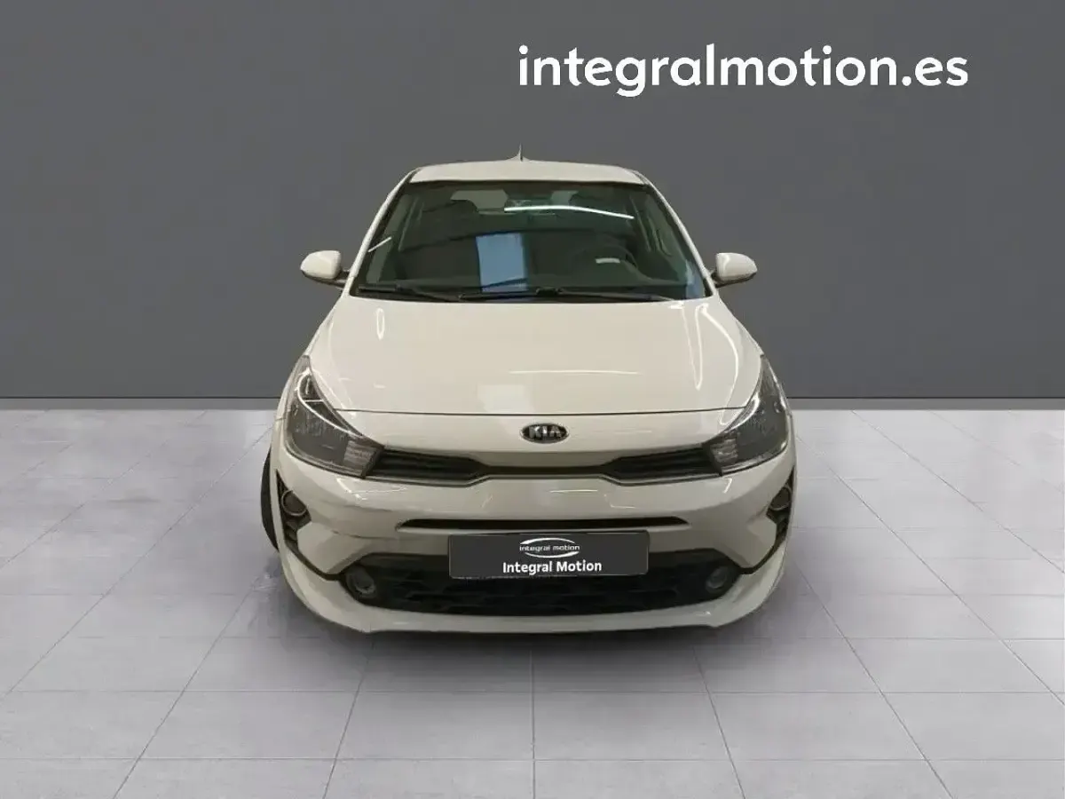 Usado Kia Rio 84 CV (61 kW) 2021 Blanco