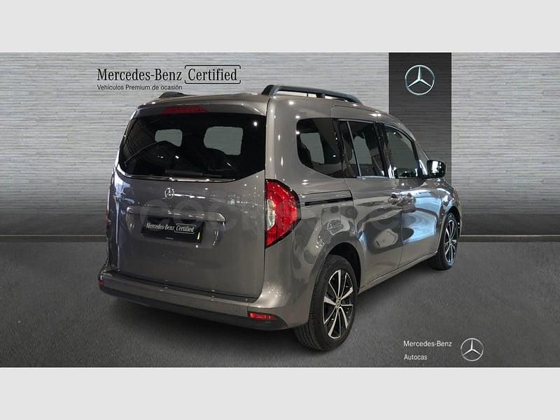 Usado Mercedes T180 116 CV (85 kW) 2023 Gris / plata Monovolumen