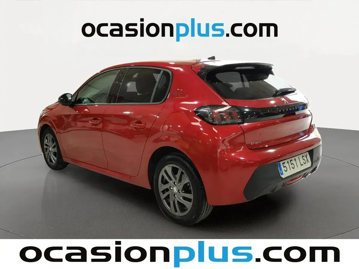 Usado Peugeot 208 Style 102 CV (75 kW) 2021 Rojo Utilitario