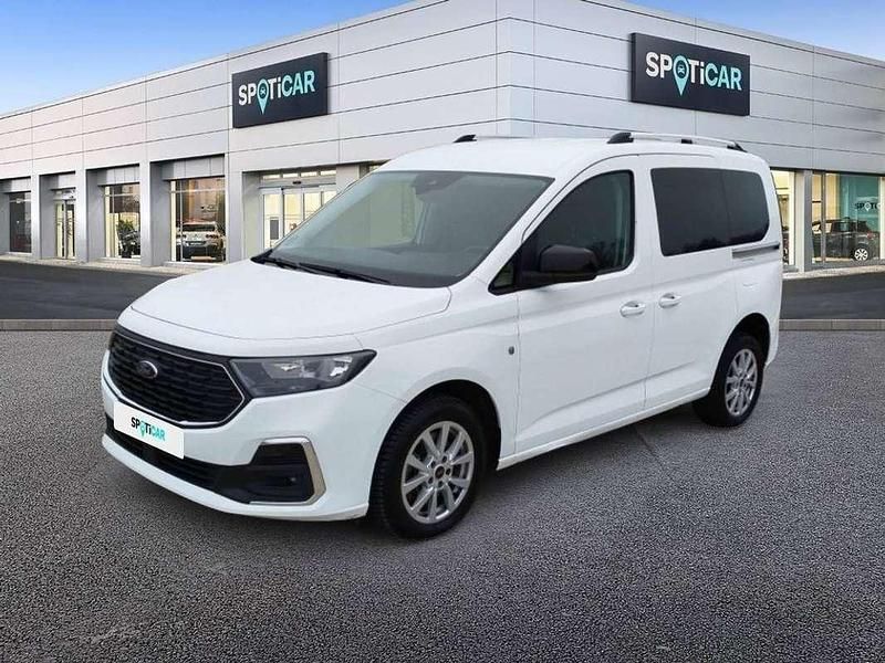 Usado Ford Tourneo Titanium 122 CV (89 kW) 2022 Blanco Van