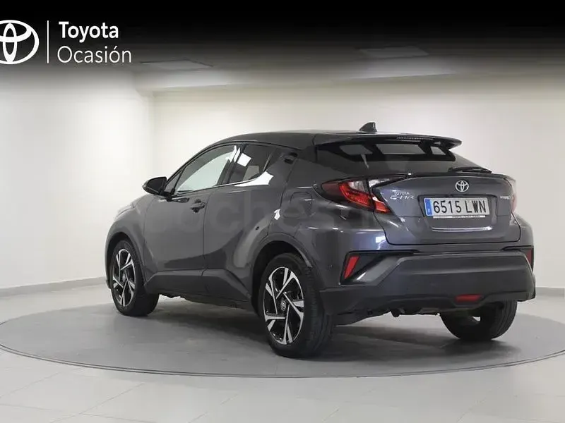 Usado Toyota C-HR Advance 122 CV (89 kW) 2022 Gris / plata SUV