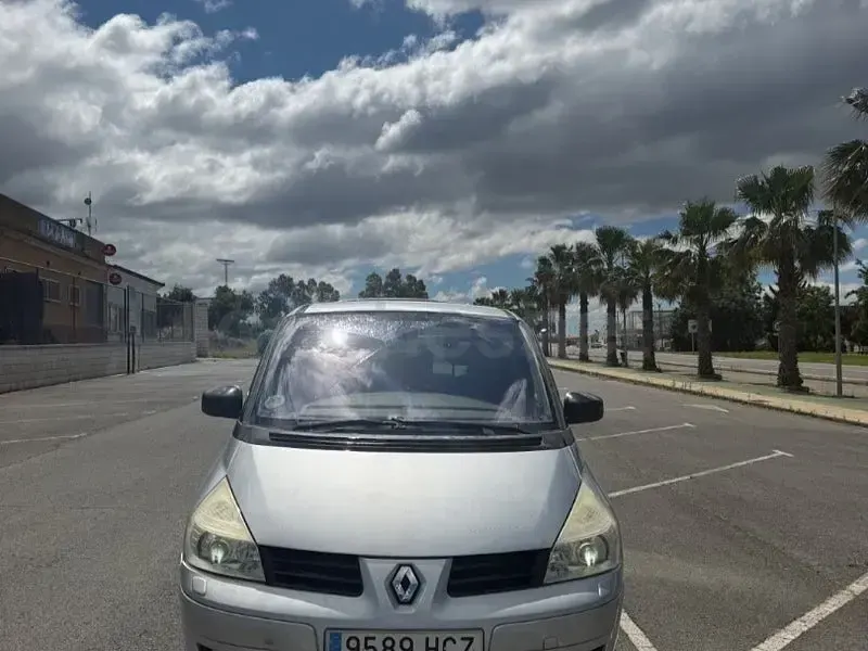 Usado Renault Grand Espace 150 CV (110 kW) 2011 Gris / plata Monovolumen