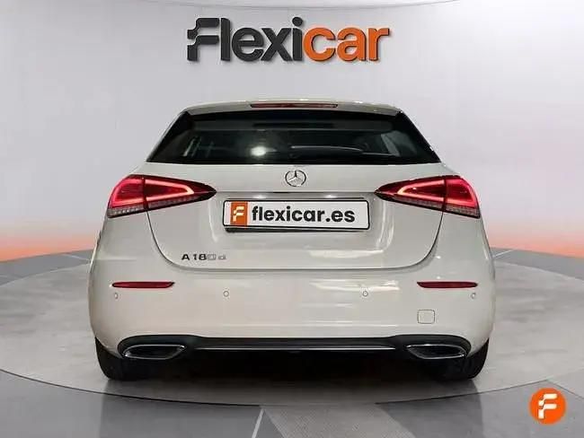 Usado Mercedes A180 116 HP (85 kW) 2019 Branco Sedan