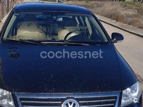 Usado VW Passat Highline 140 CV (102 kW) 2007 Negro Berlina
