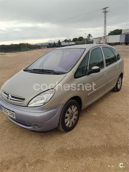 Usado Citroën Xsara Picasso Exclusive 90 CV (66 kW) 2003 Beige Monovolumen