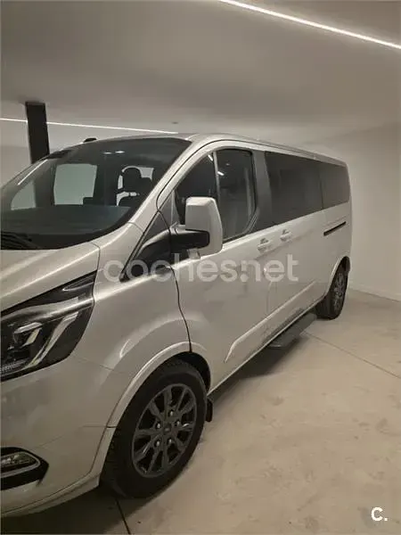Usado Ford Tourneo Custom Titanium X 150 CV (110 kW) 2021 Gris / plata Van
