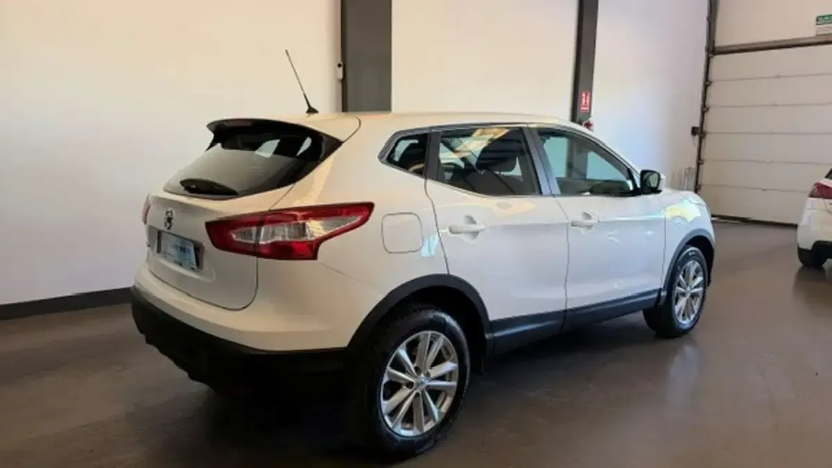 Usado Nissan Qashqai Acenta 110 CV (80 kW) 2017 Blanco SUV