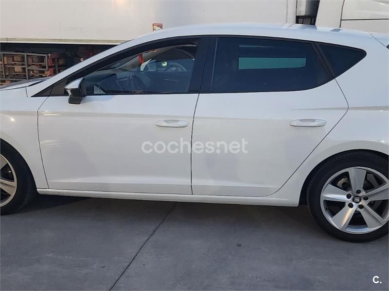 Usado Seat Leon FR 140 CV (102 kW) 2014 Blanco Berlina