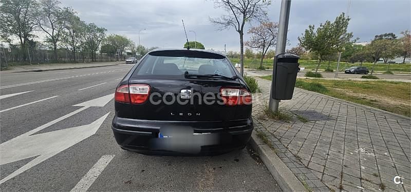 Käytetty Seat Leon ST Style 150 HP (110 kW) 2013 Musta Farmari