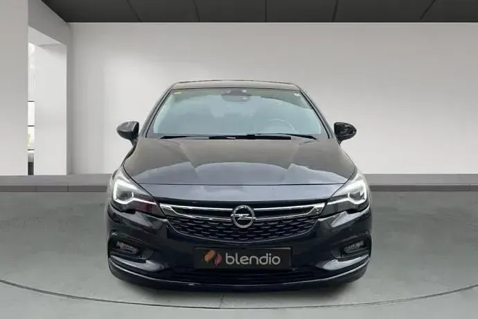 Usado Opel Astra Business 131 CV (96 kW) 2015 Negro Utilitario