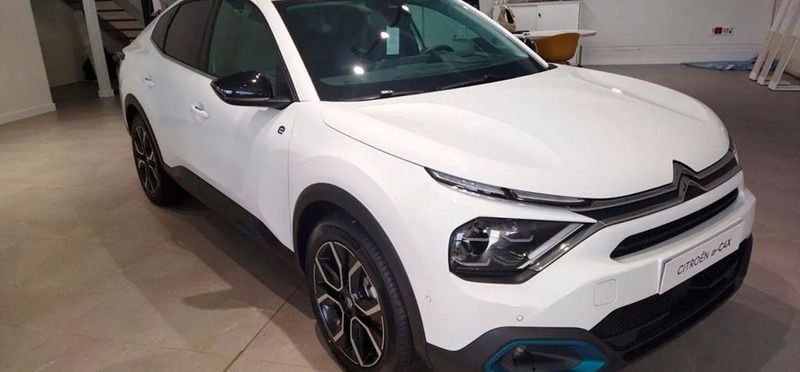 Blanco Usado 2024 Citroën e-C4 Shine Berlina | 21.700 € (Super precio) - Imagen 1/4
