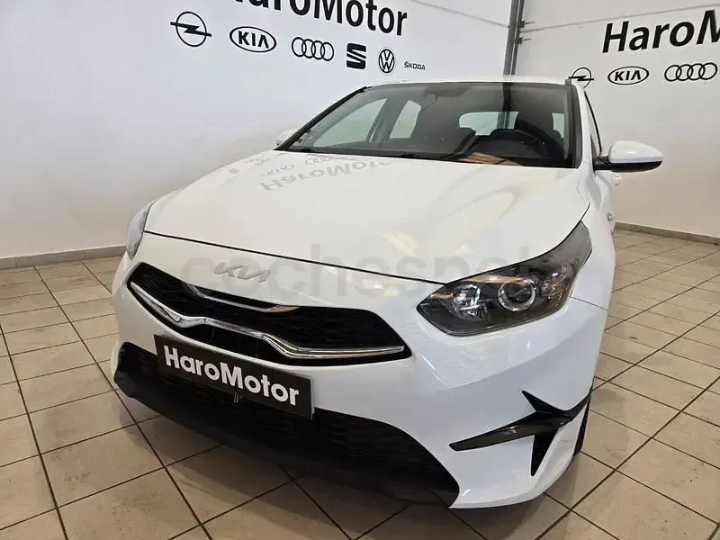Usado Kia Ceed 100 CV (73 kW) 2022 Blanco Utilitario