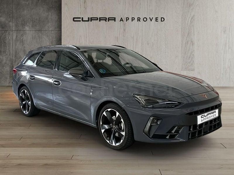 Usado Cupra Leon 150 CV (110 kW) 2025 Gris / plata Familiar