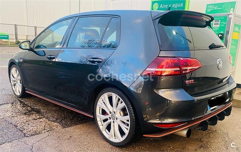 Usado VW Golf VII GTI 230 CV (169 kW) 2015 Gris / plata Berlina