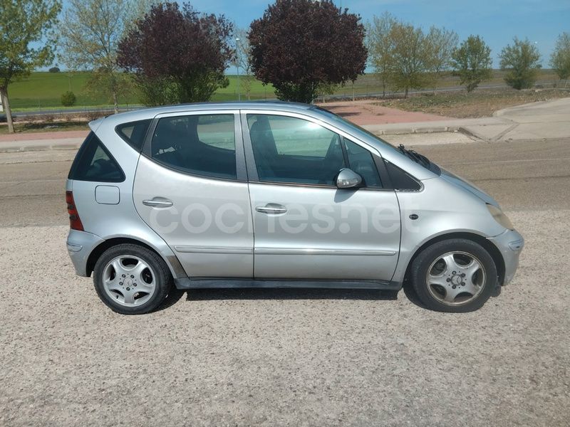 Usado Mercedes A170 Avantgarde 95 CV (69 kW) 2003 Gris claro Monovolumen