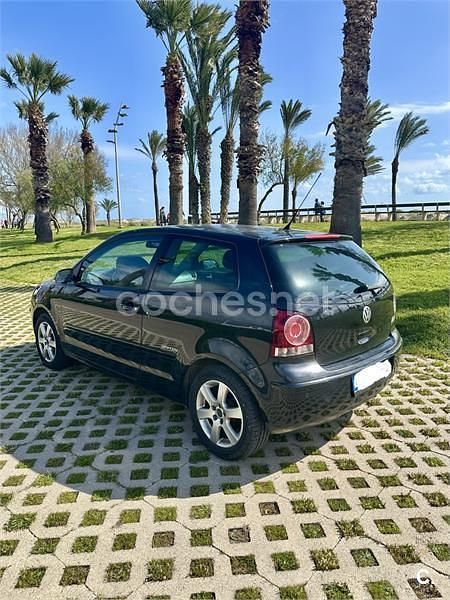 Usado VW Polo United 70 CV (51 kW) 2008 Negro Utilitario