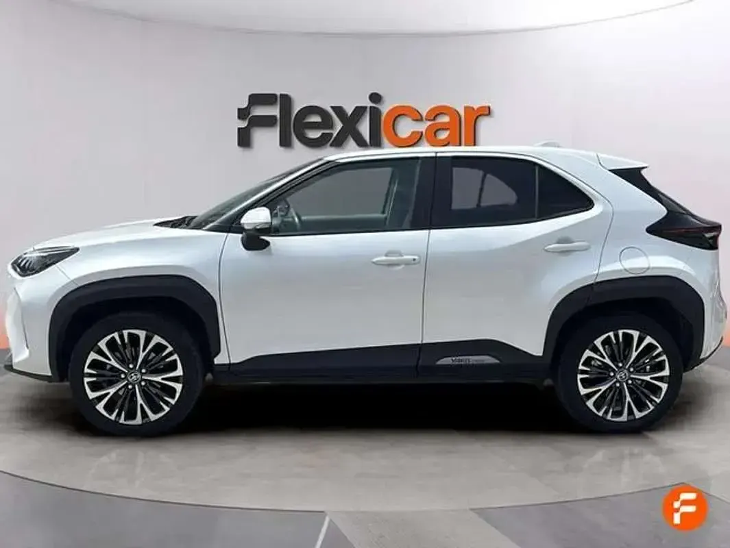 Usado Toyota Yaris Cross Active 116 CV (85 kW) 2023 Blanco SUV