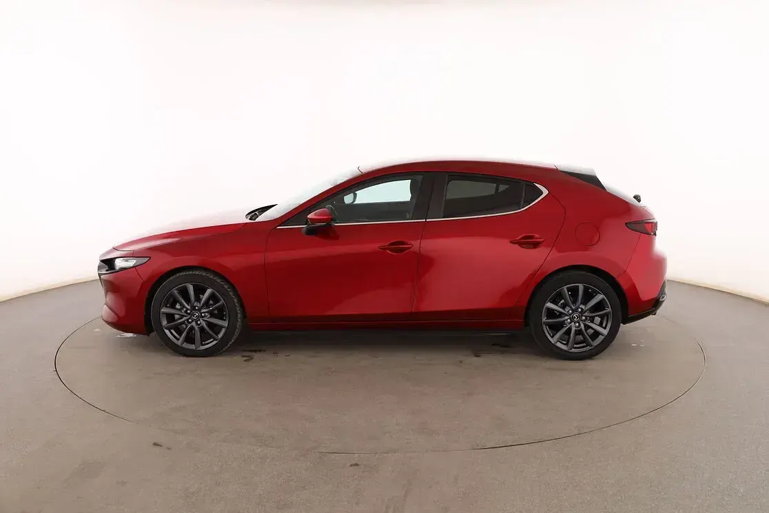 Usado Mazda 3 122 CV (89 kW) 2021 Rojo Utilitario