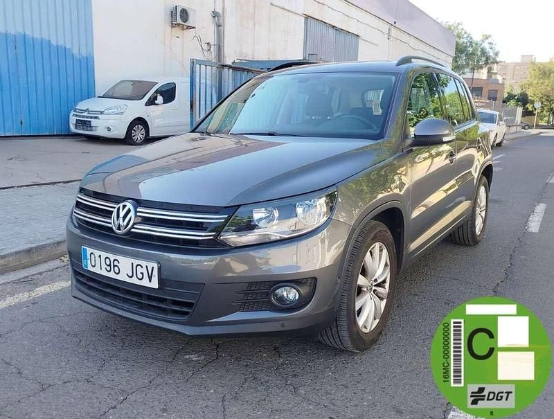 Gris / plata Usado 2016 VW Tiguan SUV | 13.995 € (Super precio) - Imagen 1/4