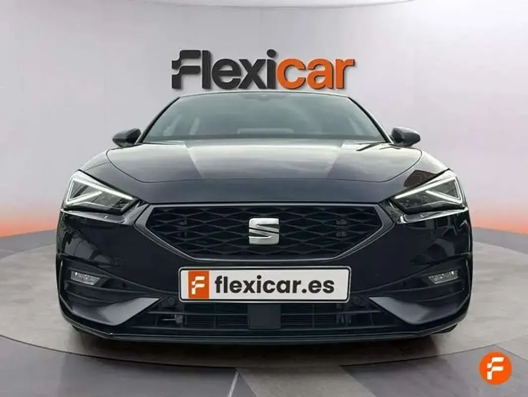 Usado Seat Leon FR 150 CV (110 kW) 2025 Negro Berlina