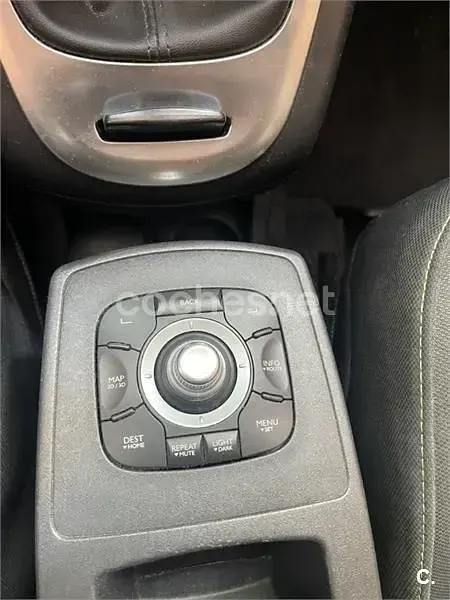 Usado Renault Scenic E-Tech 105 CV (77 kW) 2009 Gris / plata Monovolumen