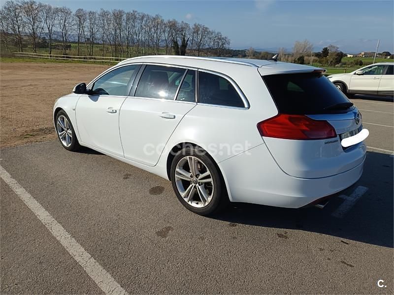 Usado Opel Insignia Sport 160 CV (117 kW) 2009 Blanco Familiar