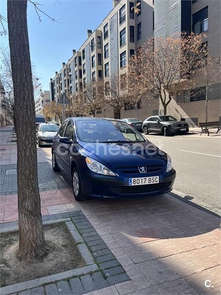 Usado Peugeot 307 90 CV (66 kW) 2002 Azul Berlina