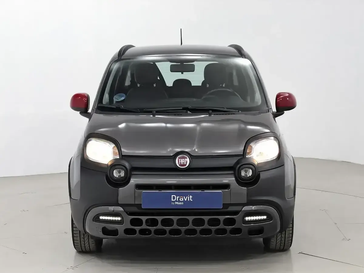 Usado Fiat Panda Cross Cross 70 CV (51 kW) 2022 Gris Utilitario