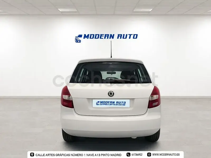 Usado Skoda Fabia 60 CV (44 kW) 2010 Blanco Berlina