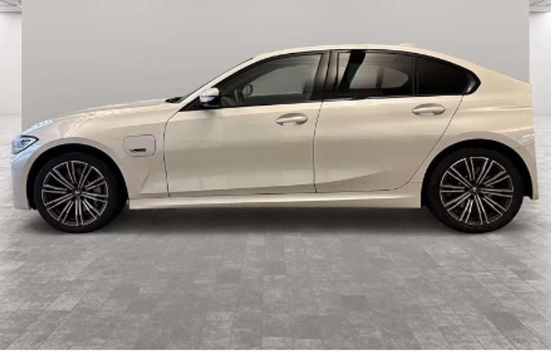Usado BMW 330e M Sport 292 CV (214 kW) 2022 Blanco Berlina