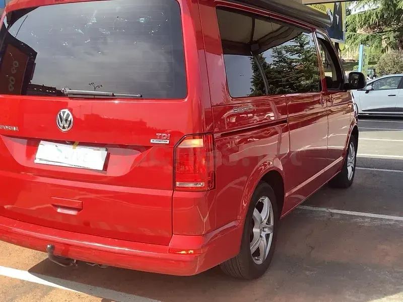 Usado VW California Beach 204 CV (150 kW) 2016 Rojo Van