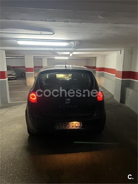 Usado Seat Altea Reference 105 CV (77 kW) 2004 Negro Berlina