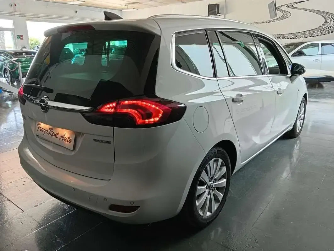 Usado Opel Zafira Tourer Selective 136 CV (100 kW) 2016 Monovolumen
