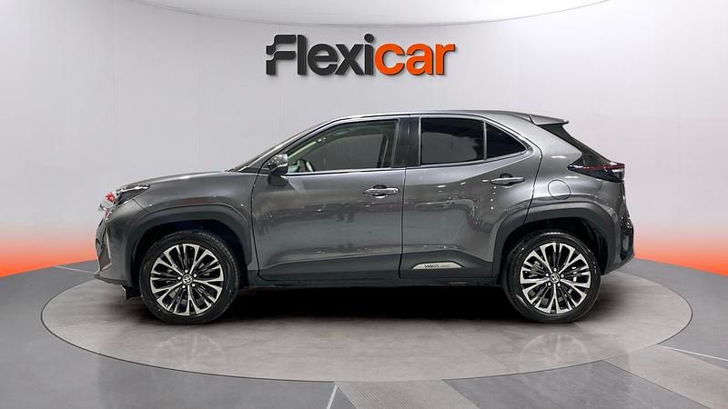 Usado Toyota Yaris Hybrid Style 130 CV (95 kW) 2024 Gris