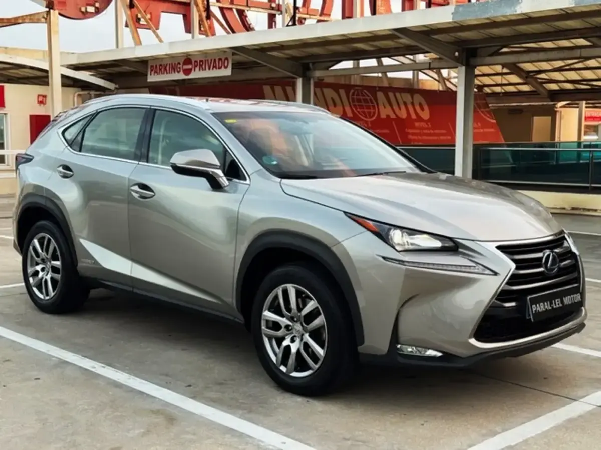 Usado Lexus NX300h Executive Line 197 CV (144 kW) 2015 SUV