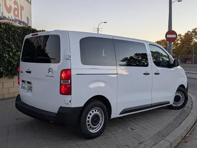 Usado Citroën Jumpy Comfort 145 CV (106 kW) 2021 Blanco Monovolumen