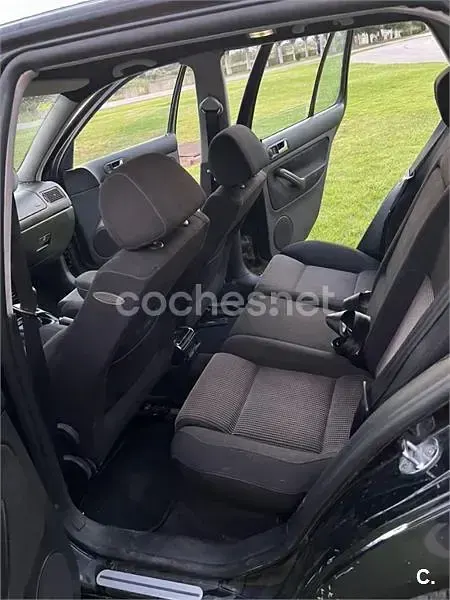 Usado VW Golf IV Conceptline 100 CV (73 kW) 2002 Negro Berlina