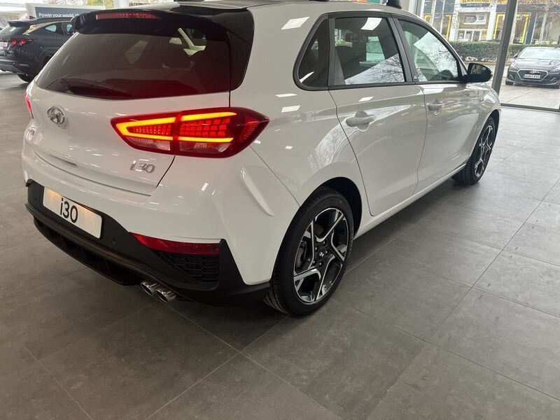 Usado Hyundai i30 N Line 120 CV (88 kW) 2024 Blanco