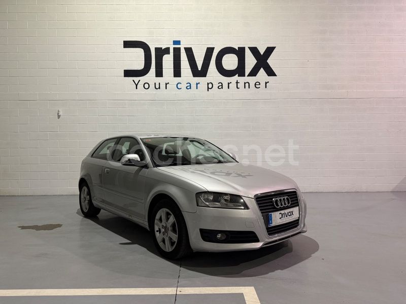 Gris / plata Usado 2010 Audi A3 Attraction Berlina | 5990 € (Precio justo) - Imagen 1/4