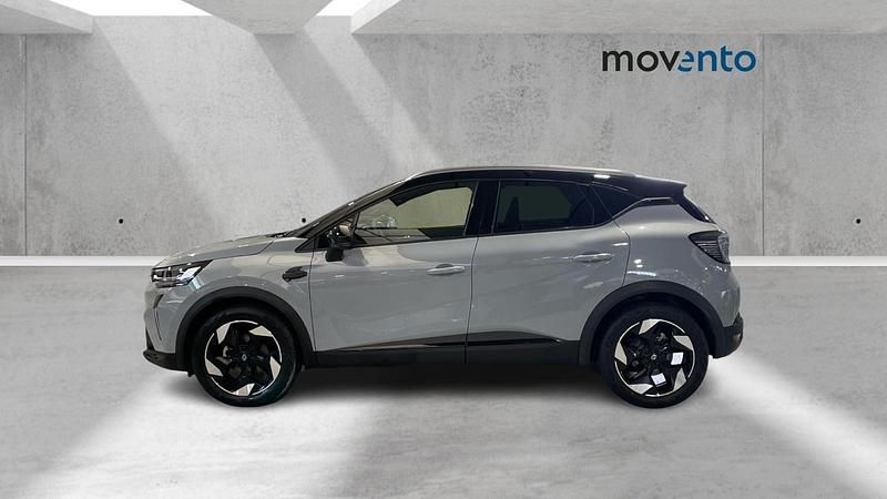 Usado Renault Captur Techno 100 CV (73 kW) 2025 Gris / plata SUV