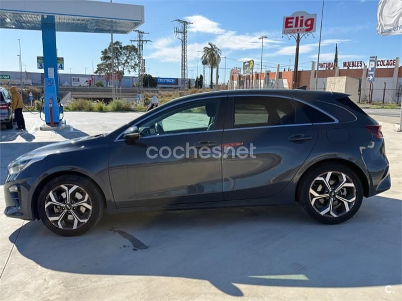 Occasion Kia Ceed 100 PK (73 kW) 2018 Grijs Hatchback