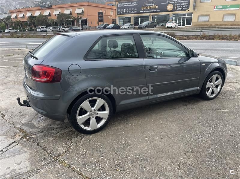 Käytetty Audi A3 Ambition 140 HP (102 kW) 2004 Harmaa Viistoperä