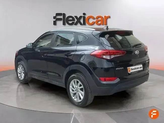 Usado Hyundai Tucson 131 CV (96 kW) 2016 Negro SUV