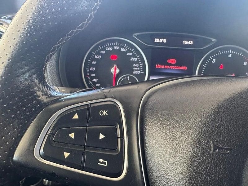 Usado Mercedes B200 136 CV (100 kW) 2018 Blanco Monovolumen