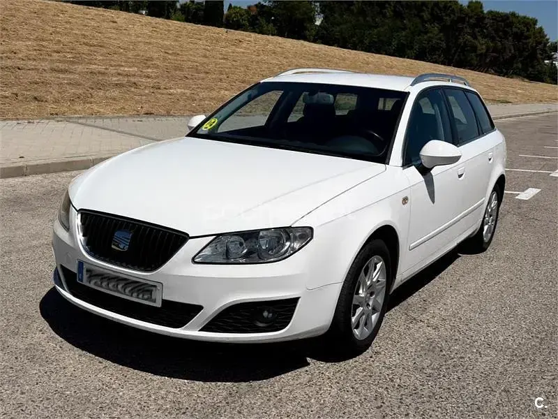 Usado Seat Exeo Style 120 CV (88 kW) 2010 Blanco Familiar