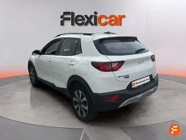 Usado Kia Stonic 100 CV (73 kW) 2021 Blanco SUV
