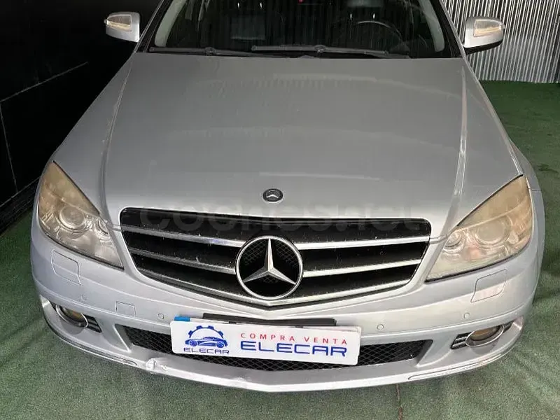 Usado Mercedes C220 Classic 150 CV (110 kW) 2007 Gris / plata Familiar