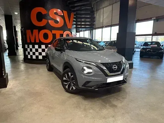 Usado Nissan Juke Tekna 116 CV (85 kW) 2023 Gris SUV